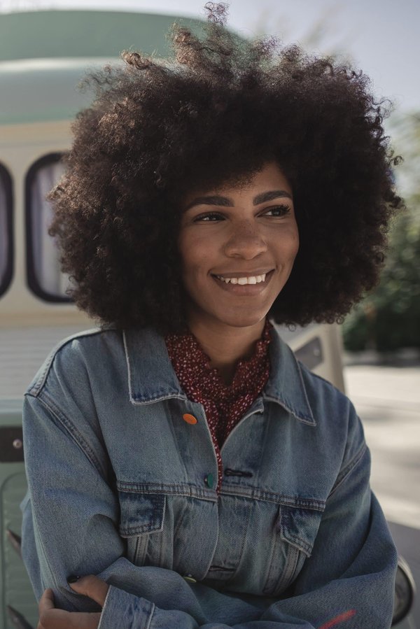 What Are the Do's and Don'ts of Wearing Denim in a Casual Office Environment?